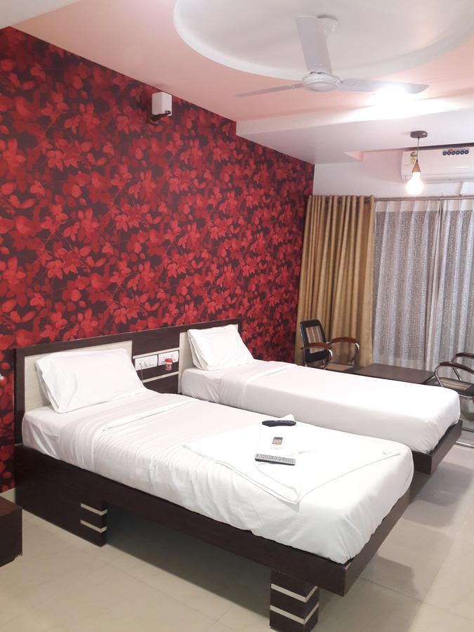 Hotel Naivedya Aurangabad  Exteriör bild